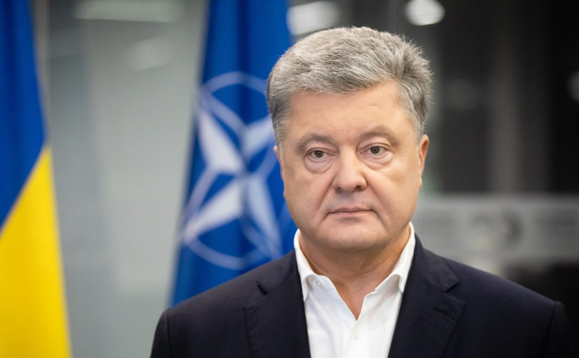 Пятому Президенту Украины Петру Порошенко объявили подозрение в совершении государственной измены и содействии деятельности террористических организаций