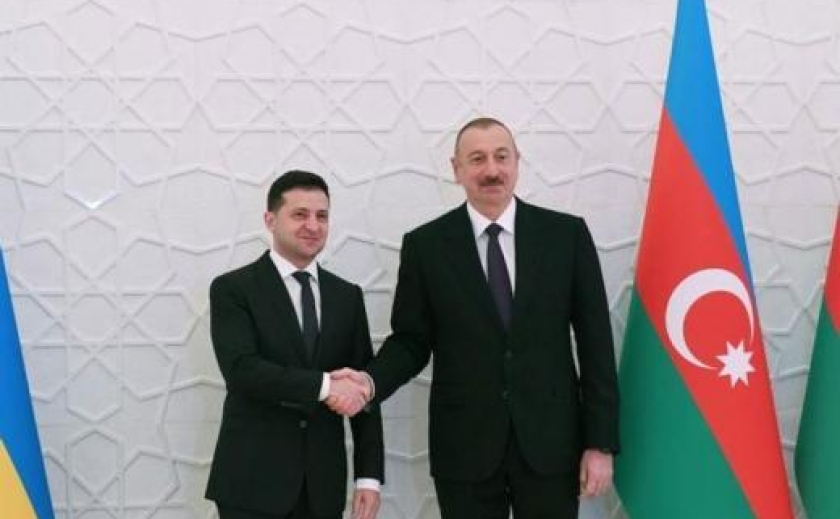 Азербайджан готов предоставить Украине топливо для посевной
