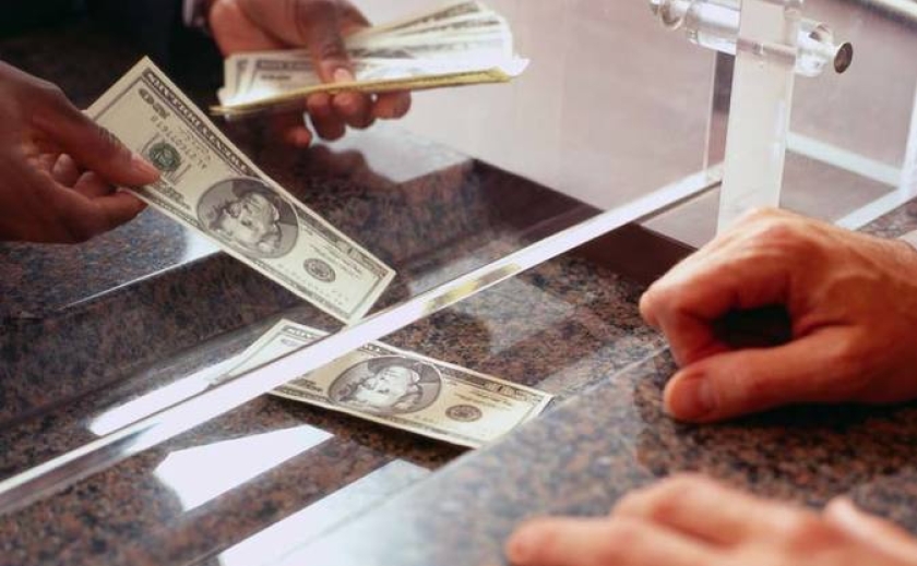Приватбанк объявил об изменении правил продажи валюты после 20 апреля