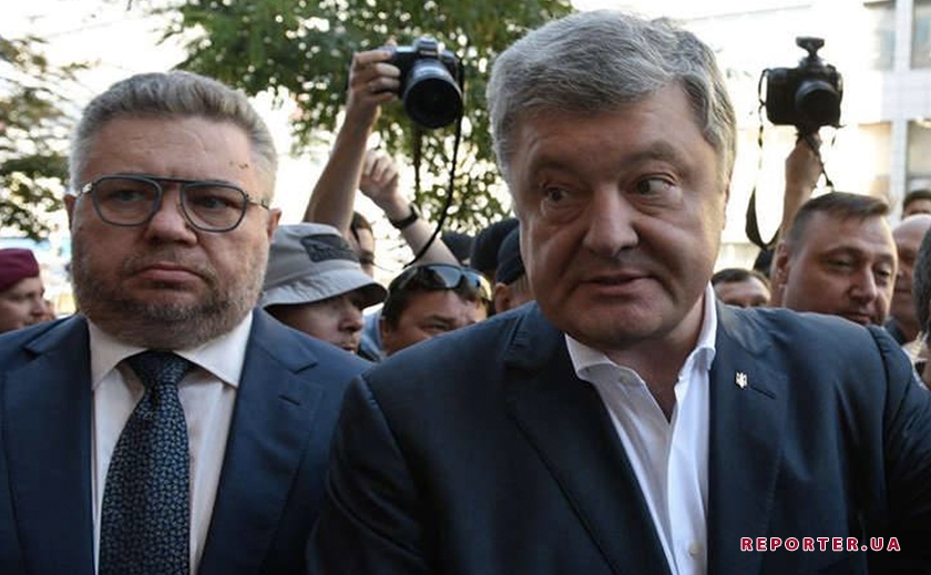 Адвокат Порошенко прокомментировал обвинения Медведчука