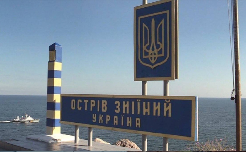 Военная операция завершена: На острове Змеиный подняли украинский флаг