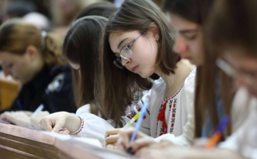 В Україні зросте вартість контрактного навчання у вишах