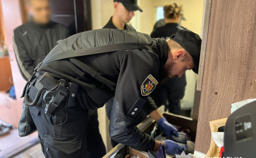 У Запорізькій області поліція вилучила в чоловіка зброю та понад 340 патронів