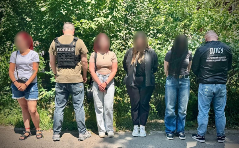 В Одесі затримано жінку, яка вербувала українок для сексуальної експлуатації за кордоном
