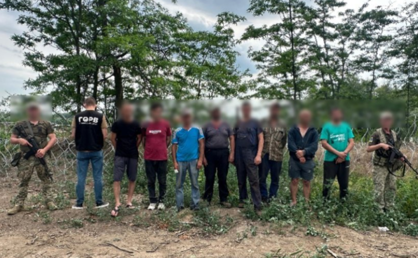 Вісім друзів-ухилянтів намагалися вплав перетнути Дунай, щоб втекти з України