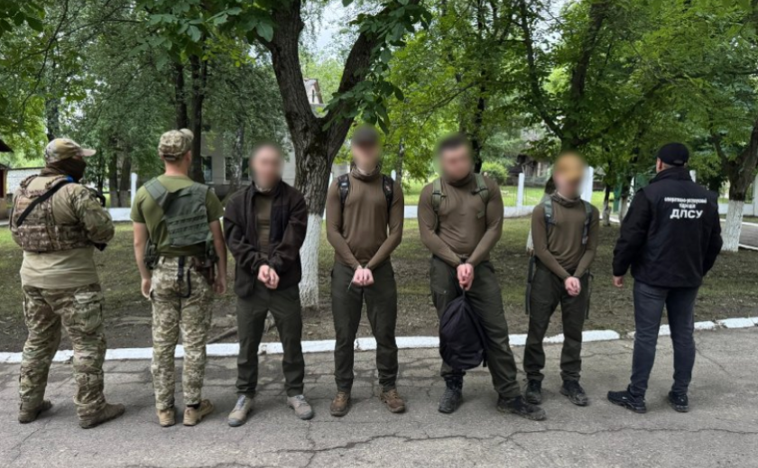 На Буковині затримано групу порушників, які намагалися втекти з України