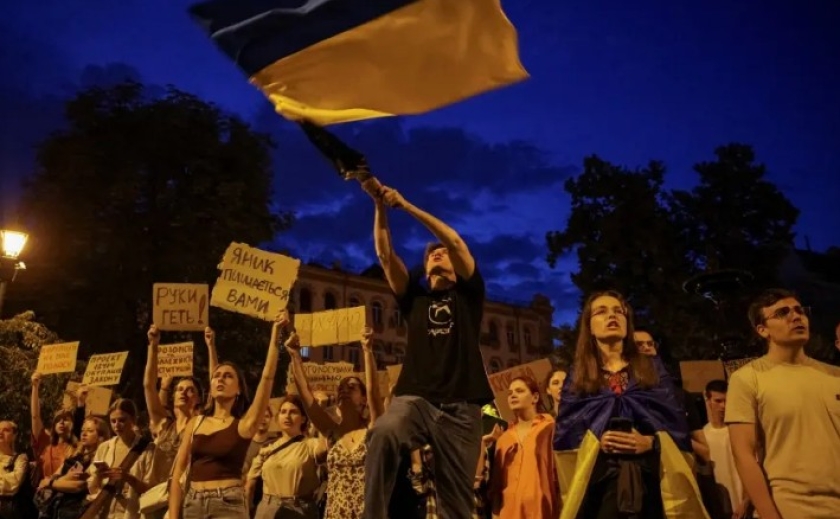 В Україні посилили незалежність антикорупційних органів: ухвалено закон про НАБУ і САП