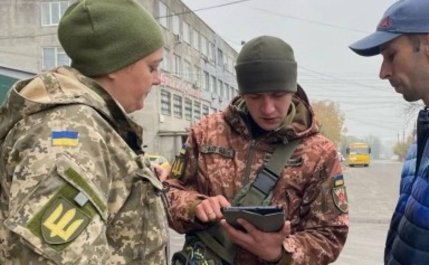 Шмигаль: Працівники ТЦК та СП з 1 вересня мають фіксувати вручення повісток на бодікамери