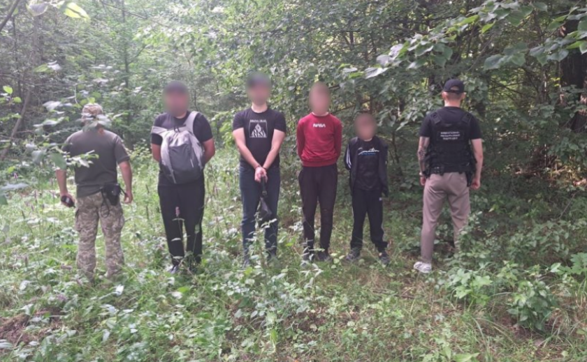 Діти у ролі провідників: на Буковині викрито схему незаконного переправлення втікачів до Румунії