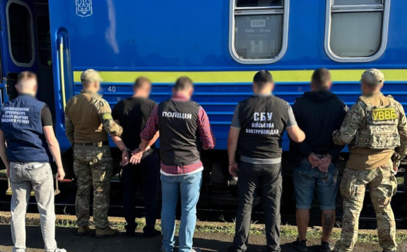 Провідник «Укрзалізниці» намагався вивезти ухилянта до Польщі: деталі
