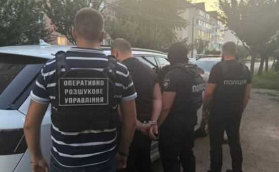 Намагався втекти до Словаччини: на Закарпатті затримали переправника разом із клієнтом