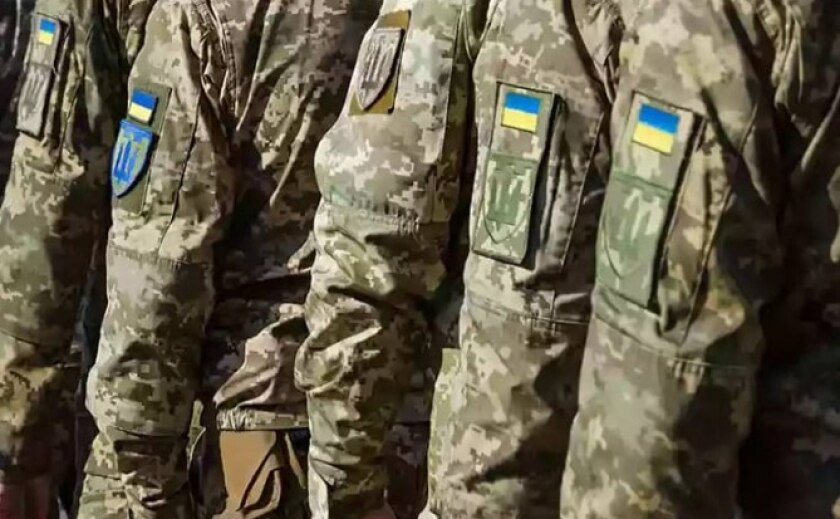 В Україні хочуть карати цивільних за образи військових: передбачені штрафи та навіть тюремне ув’язнення