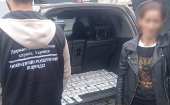 На Закарпатті викрили схему незаконного переправлення чоловіків за кордон, якою керували з СІЗО