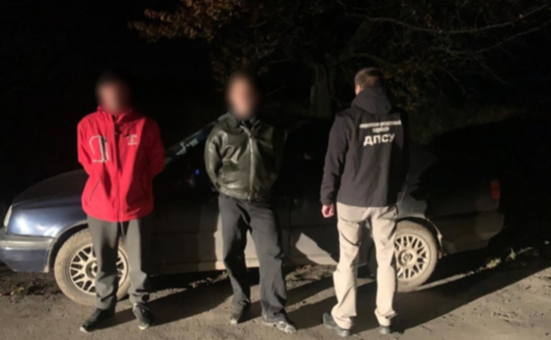 8 тисяч доларів на вітер: прикордонники затримали українця та молдавського водія за спробу нелегального перетину кордону
