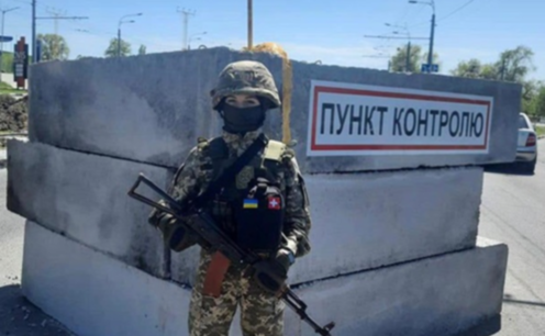 Втекти не вийде: біля кордону на Закарпатті встановлюють бетонні блоки через спроби прориву авто