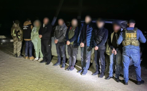 Залучили до схеми діючого прикордонника: викрито чергову схему незаконного переправлення чоловіків до Румунії