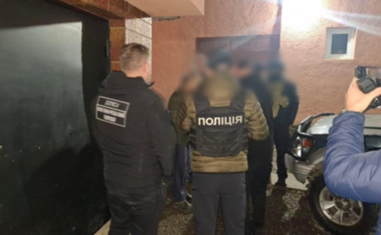 На Закарпатті викрито канал незаконного переправлення чоловіків призовного віку через кордон