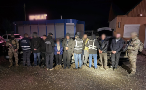 18 тисяч доларів за втечу з країни: прикордонники викрили злочинне угруповання, яке займалося переправленням осіб через кордон