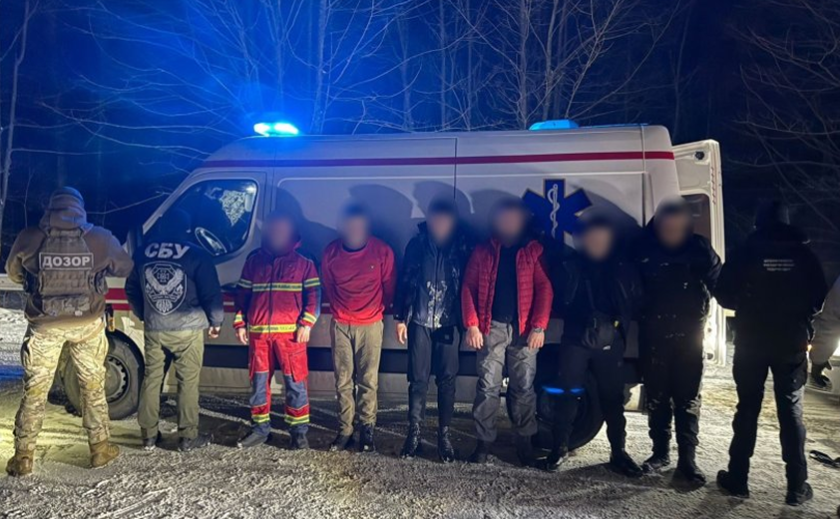 «Швидка допомога» до кордону: на Буковині викрили нову схему втечі з країни