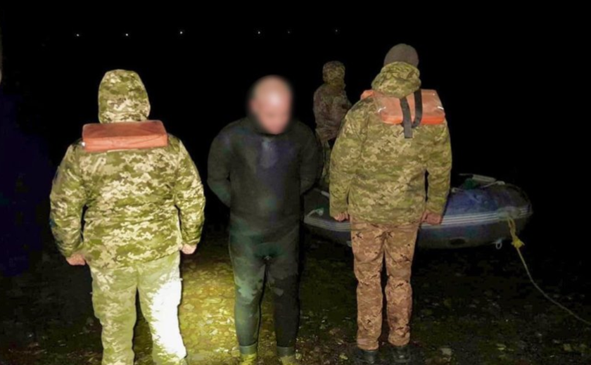 На Дністрі затримали втікача, який намагався переплисти кордон до Молдови