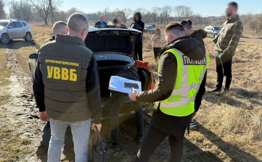 2 тисячі доларів США за втечу з країни: прикордонники зупинили «логістичний стартап» молодих ділків