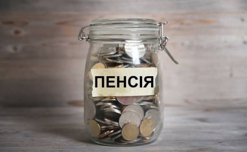 Пенсію призначать не всім: які періоди зараховують до страхового стажу в Україні