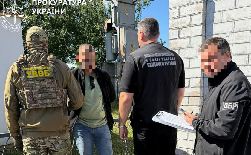 Ціна питання – 15 тисяч доларів: прикордонника підозрюють в організації незаконного виїзду за кордон